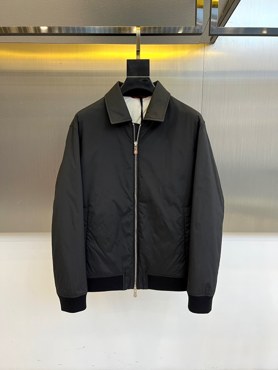 Brunello cucinelli-BC、【高品质】2025秋冬夹克。以极简线条诠释永恒优雅。翻领设计