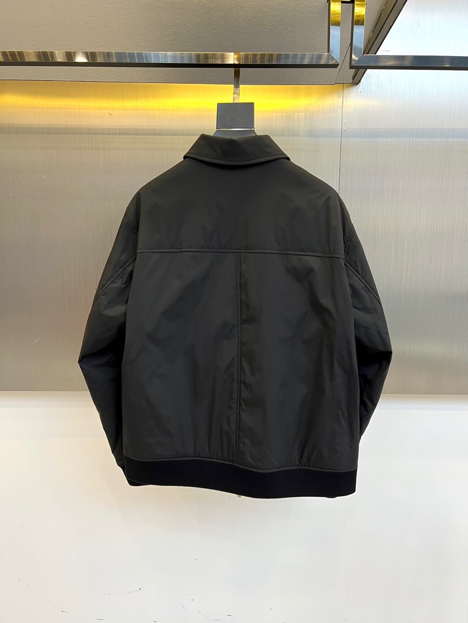 Brunello cucinelli-BC、【高品质】2025秋冬夹克。以极简线条诠释永恒优雅。翻领设计