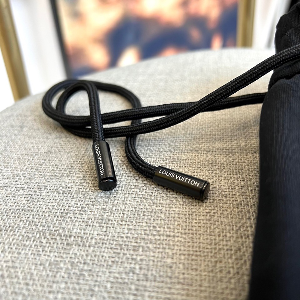 1v威登、 2025s秋冬新款空气层棉质抽绳卫裤，男士经典印花徽标时尚运动休闲抽绳卫裤！采用客供进口26