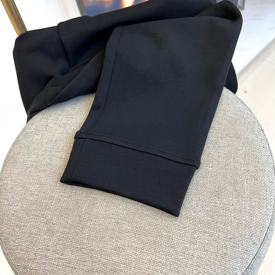 1v威登、 2025s秋冬新款空气层棉质抽绳卫裤，男士经典印花徽标时尚运动休闲抽绳卫裤！采用客供进口26