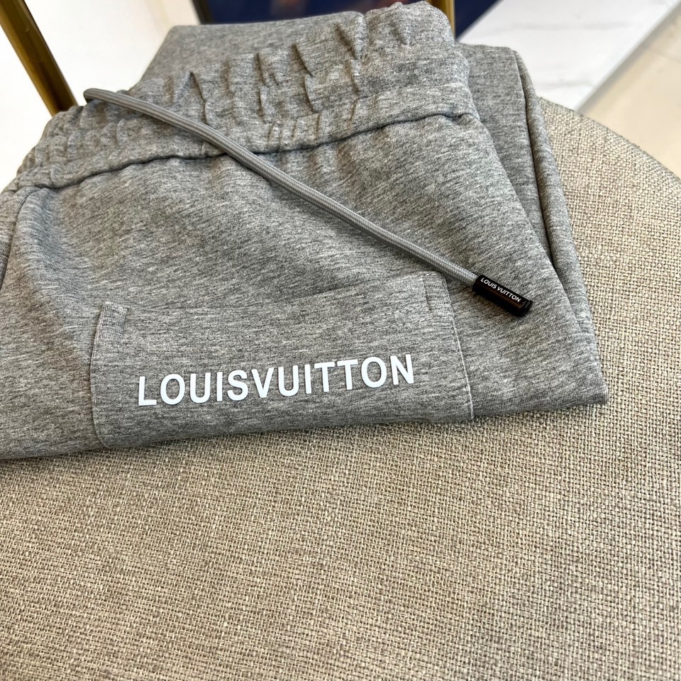 1v威登、 2025s秋冬新款空气层棉质抽绳卫裤，男士经典印花徽标时尚运动休闲抽绳卫裤！采用客供进口26