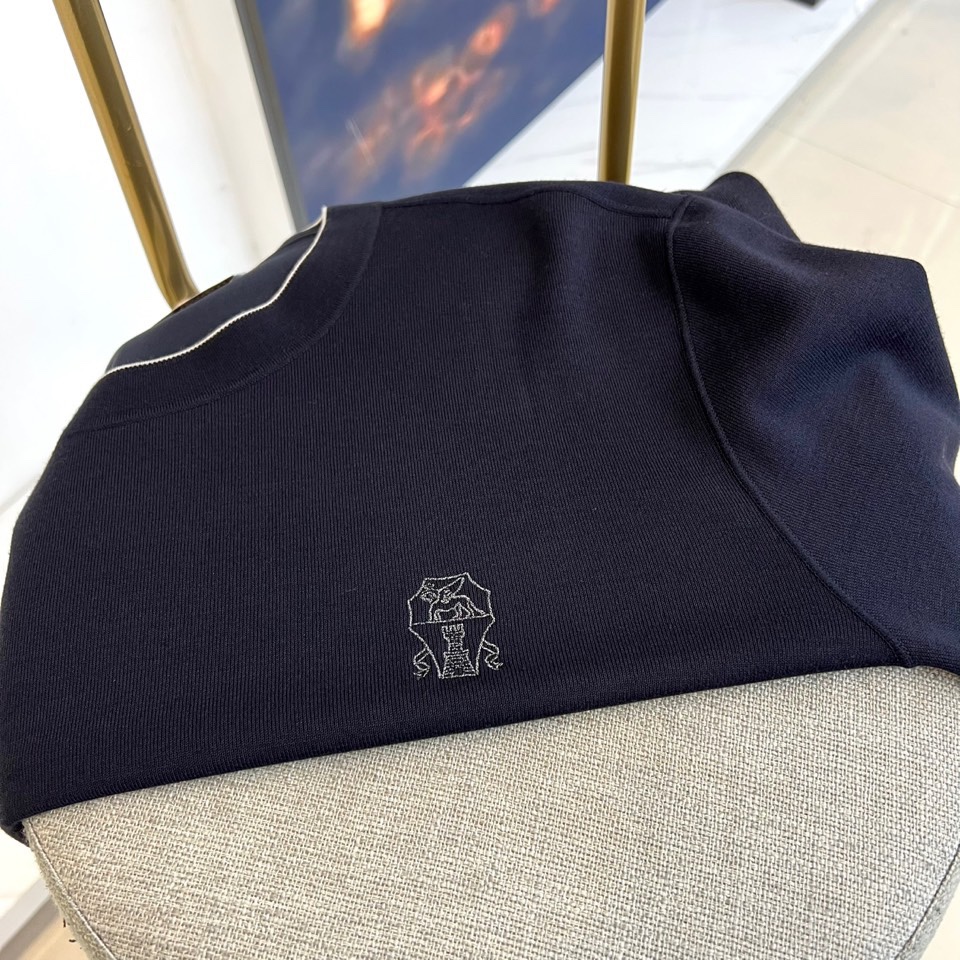 Brunello Cucinelli 、2025秋冬新品男士长袖上衣，以意大利顶级工艺诠释低调奢华的日常