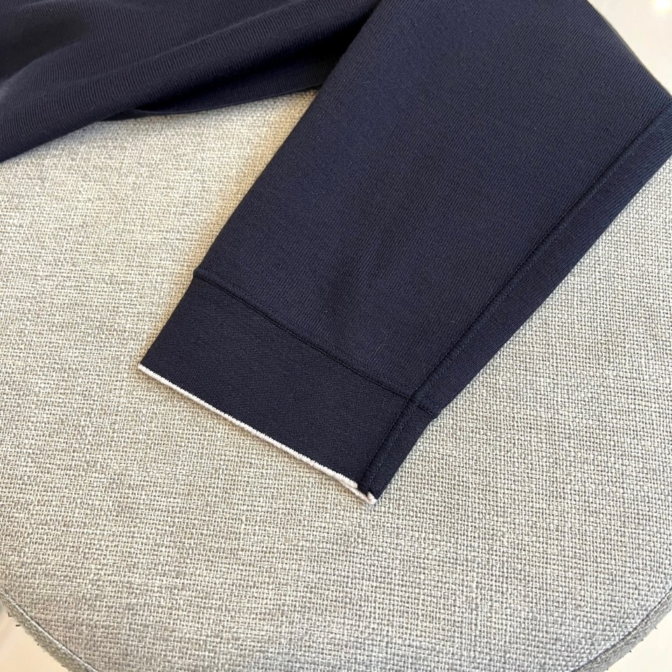 Brunello Cucinelli 、2025秋冬新品男士长袖上衣，以意大利顶级工艺诠释低调奢华的日常