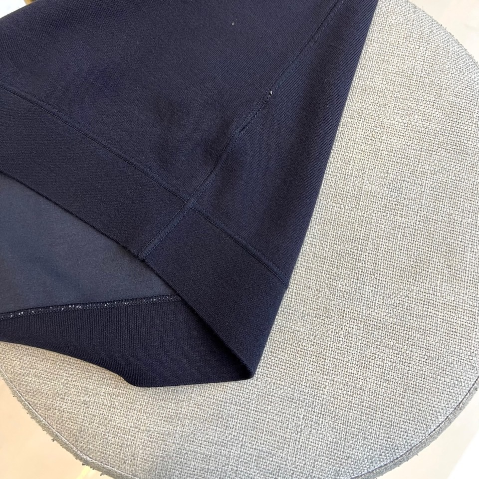 Brunello Cucinelli 、2025秋冬新品男士长袖上衣，以意大利顶级工艺诠释低调奢华的日常