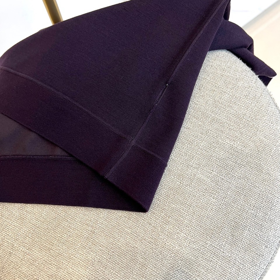 Brunello Cucinelli 、2025秋冬新品男士长袖上衣，以意大利顶级工艺诠释低调奢华的日常