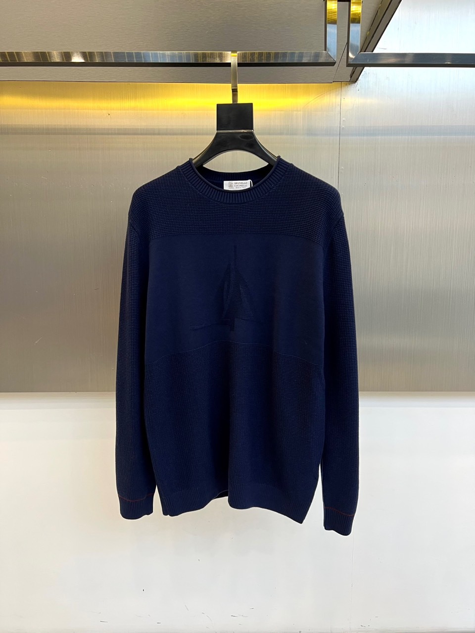 Brunello Cucinelli-BC、2025秋冬新品BC简约圆领针织衫，这款米白色针织衫采用经典