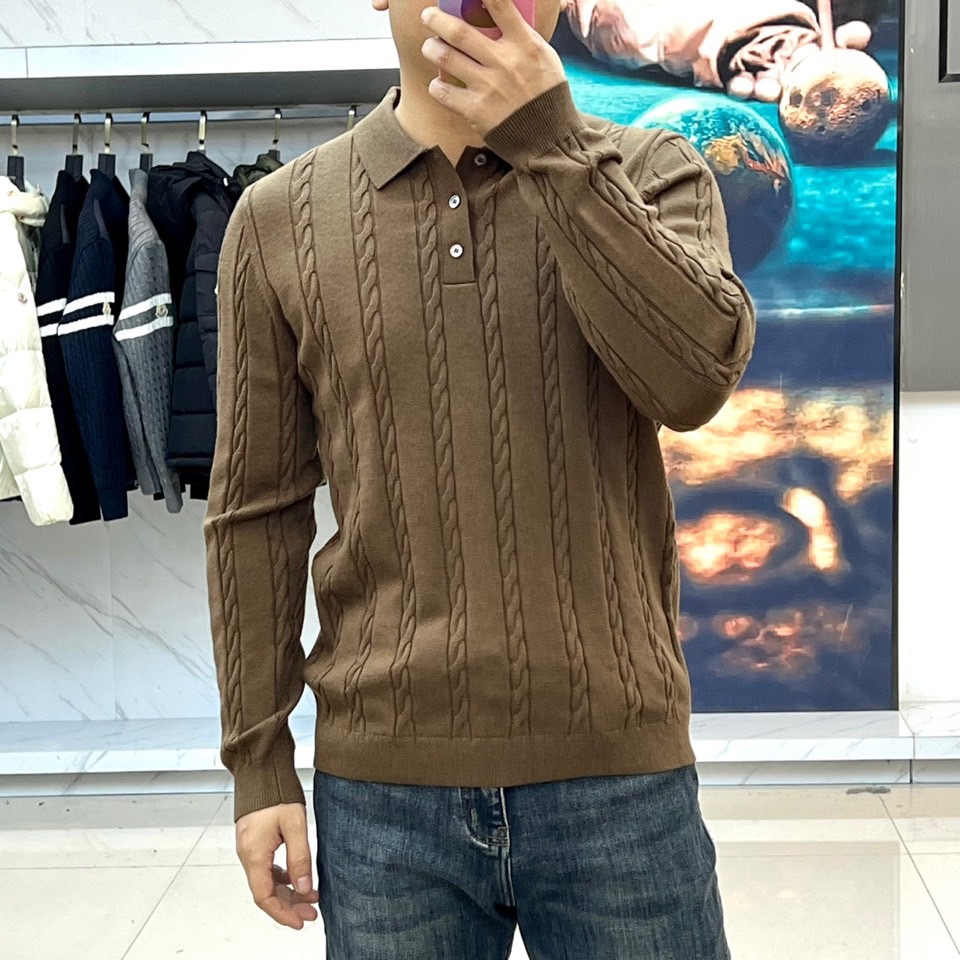 Brunello cucinelli-BC，2025秋冬新品羊毛🐏针织开衫，这款开衫采用经典翻领设计，三