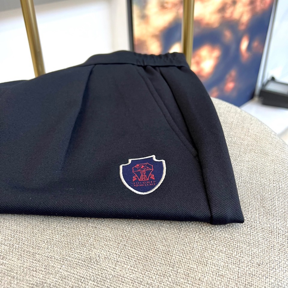 Brunello cucinelli-BC、2025秋冬新品黑色束脚裤。一条能征服多种场合的黑色神裤！立