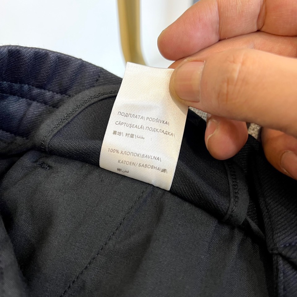 Brunello cucinelli-BC、2025秋冬新品黑色束脚裤。一条能征服多种场合的黑色神裤！立