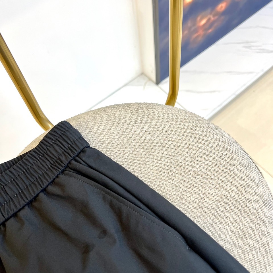 Arcteryx 始祖鸟、御寒利器！ 25S秋冬男士休闲羽绒裤。御寒神裤一条让你感受不到西北风寒冷的轻薄