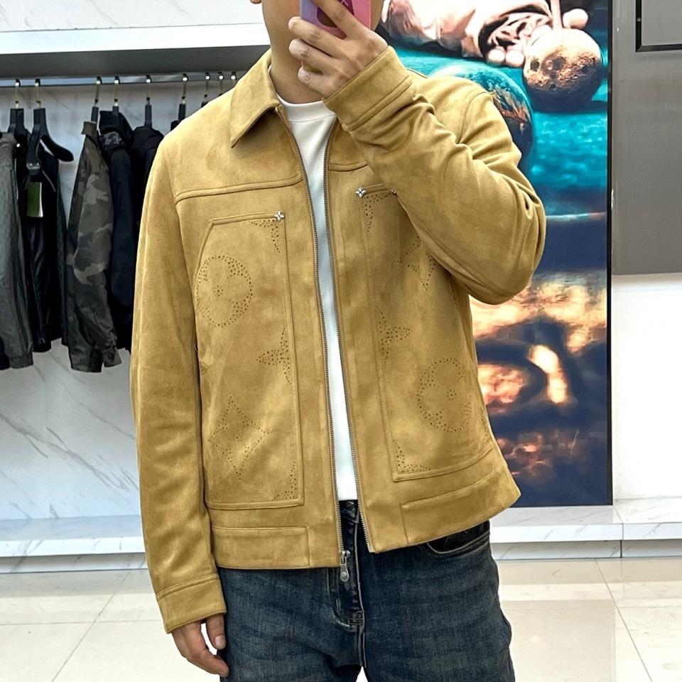 1v威登、2025秋冬新品翻领商务休闲夹克，以现代简约设计诠释经典奢华。采用拉链开合设计，搭配利落翻领造