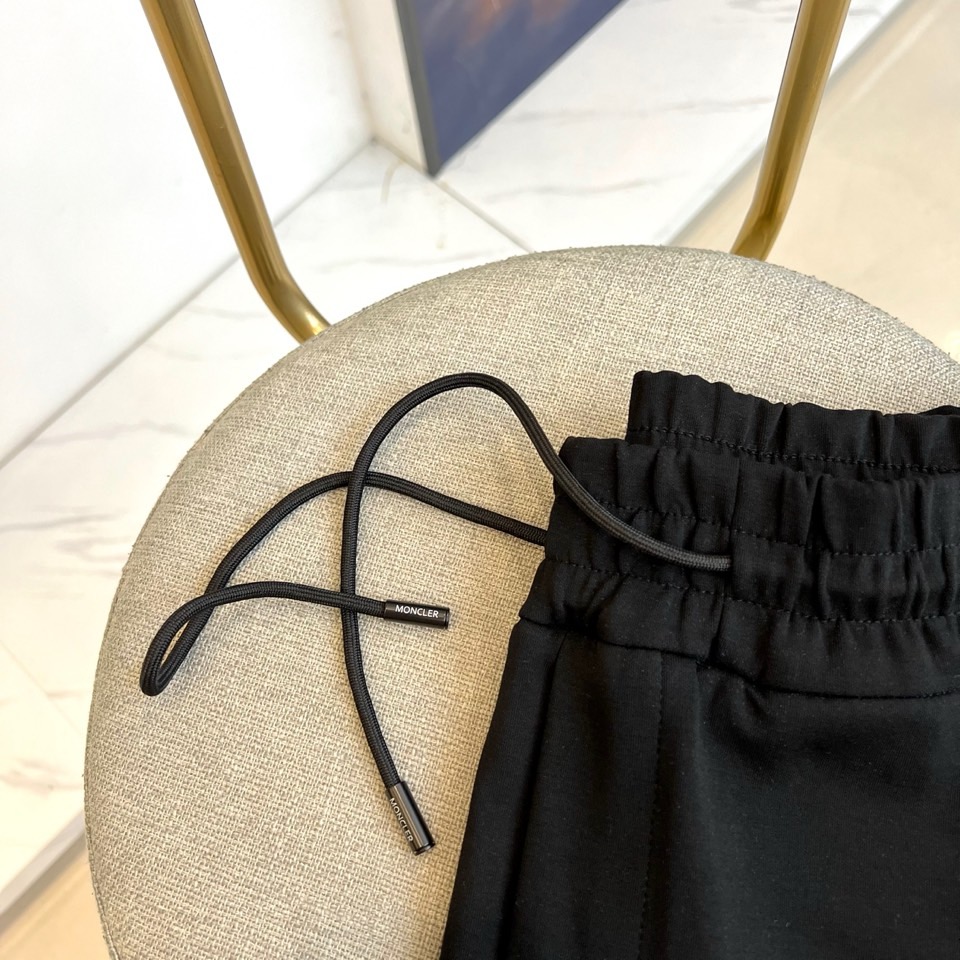 Mon蒙口、 2025s秋冬新款空气层棉质抽绳卫裤，男士经典印花徽标时尚运动休闲抽绳卫裤！采用客供进口2