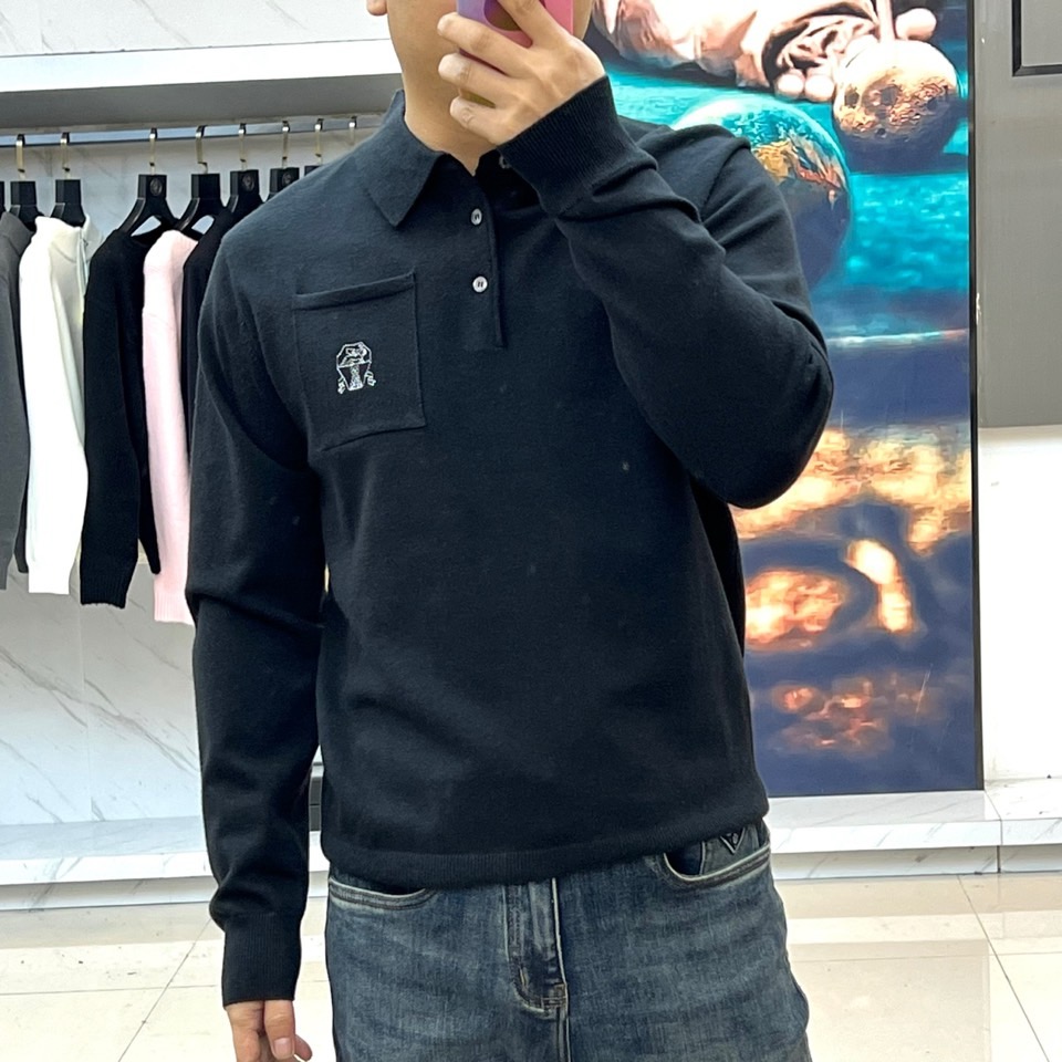 Brunello Cucinelli 2025秋冬新品长袖Polo衫，诠释静谧的顶级奢华。款式采用经典翻