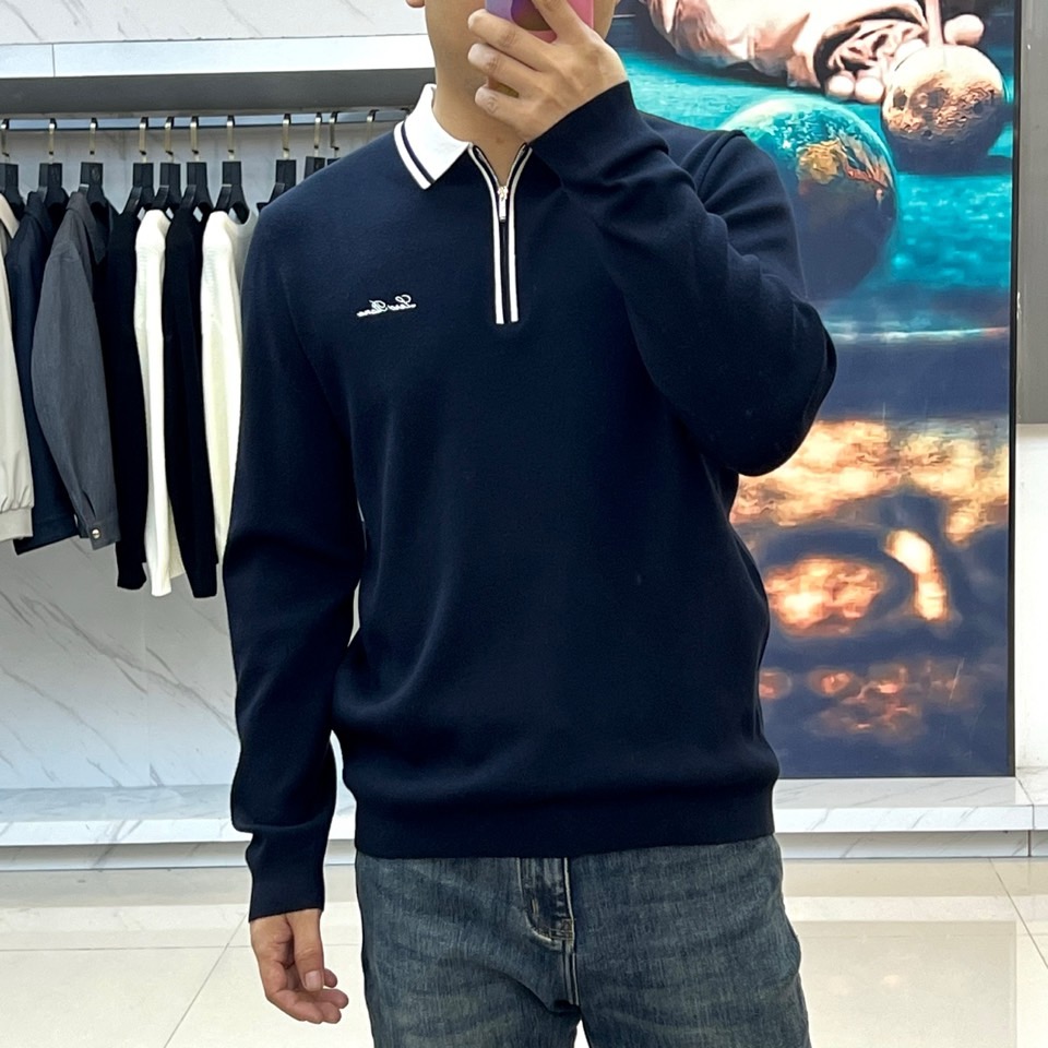 Loro Piana诺悠翩雅、2025秋冬新品休闲羊毛🐑针织衫。采用37.0%粘胶纤维、29.7%聚酯纤