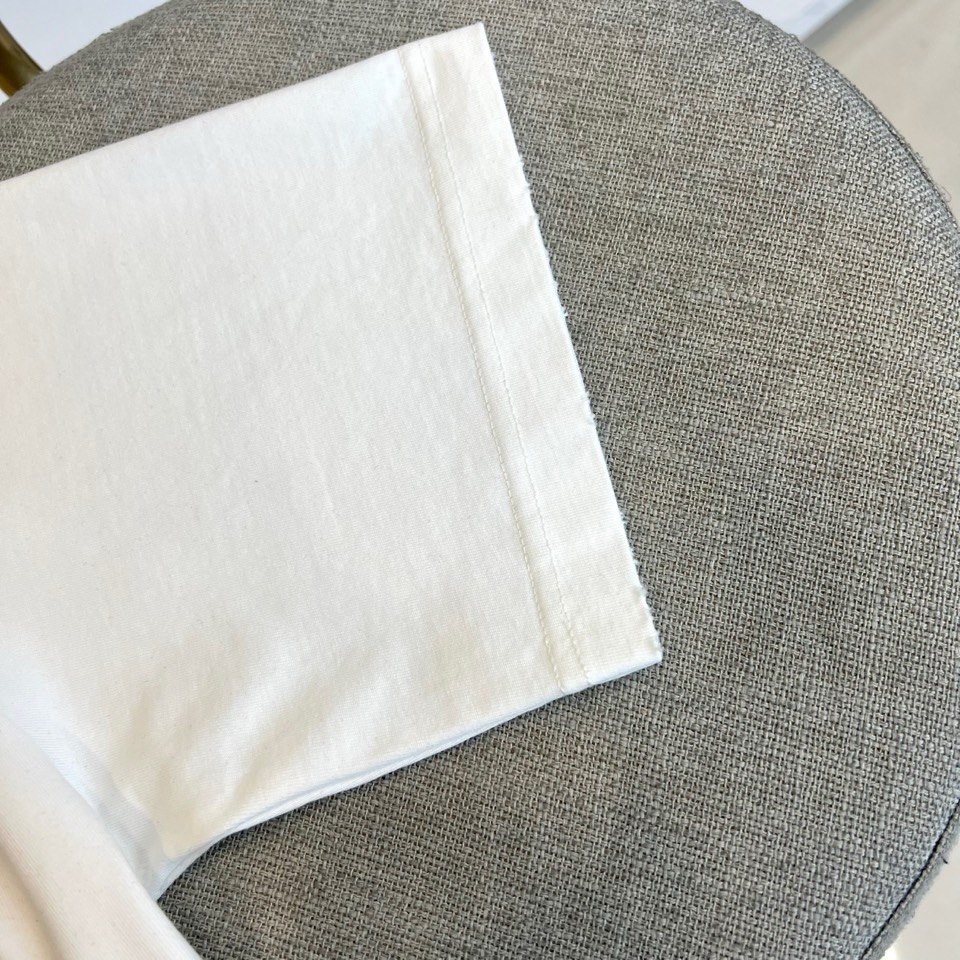 Acne Studios-2025秋冬新品纯棉T恤，以极简设计诠释北欧现代美学。款式采用经典圆领短袖廓形