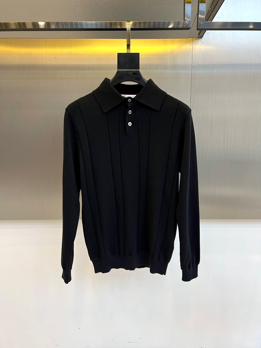 BC布鲁内洛·库奇内利、2025秋冬新品经典翻领针织衫，这款针织衫采用精纺棉质面料，100%棉材质确保亲