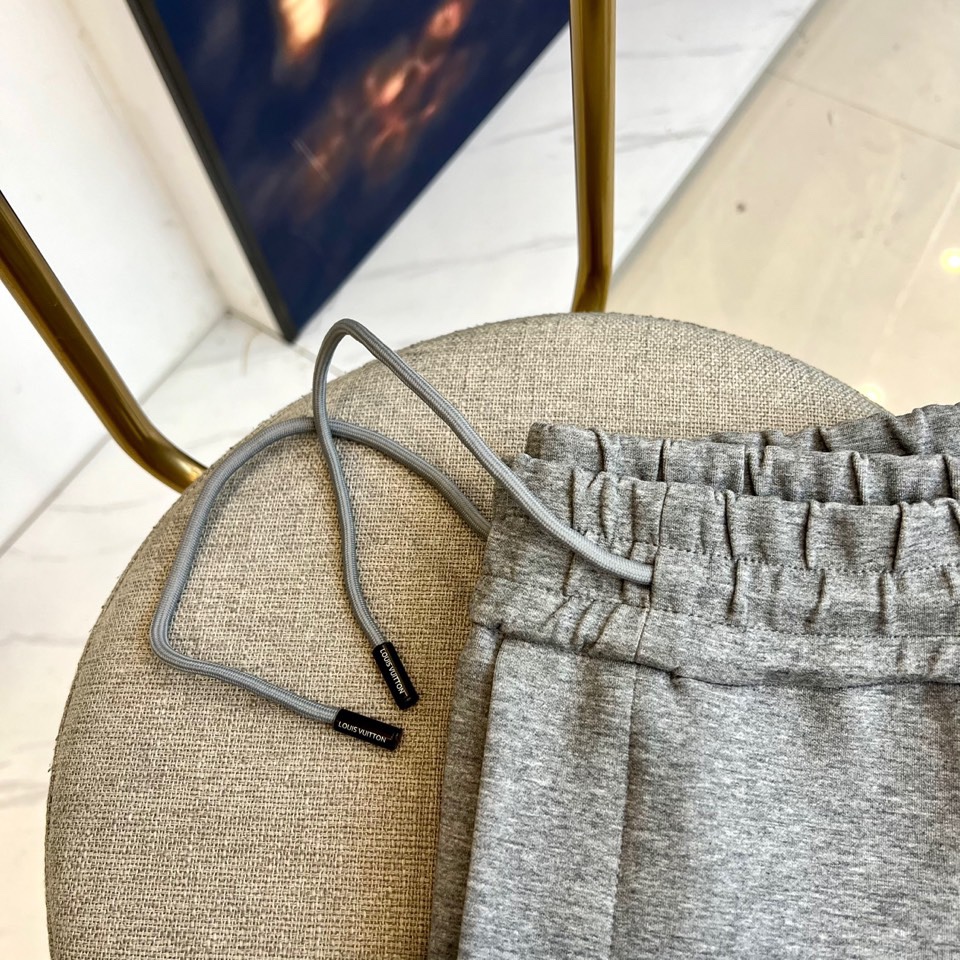 1v威登、 2025s秋冬新款空气层棉质抽绳卫裤，男士经典印花徽标时尚运动休闲抽绳卫裤！采用客供进口26