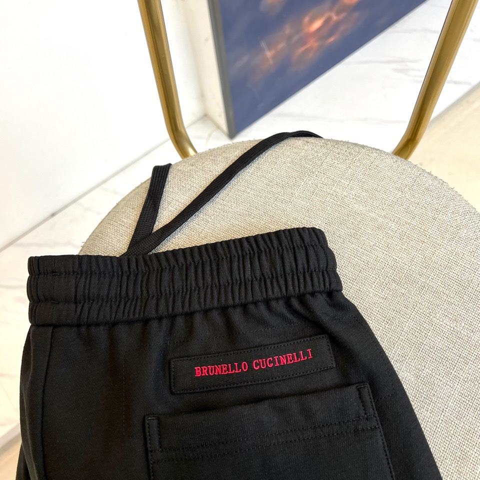 BC-2025秋冬新品 BRUNELLO CUCINELLI休闲裤，松紧腰头搭配同色系抽绳设计，两侧斜插