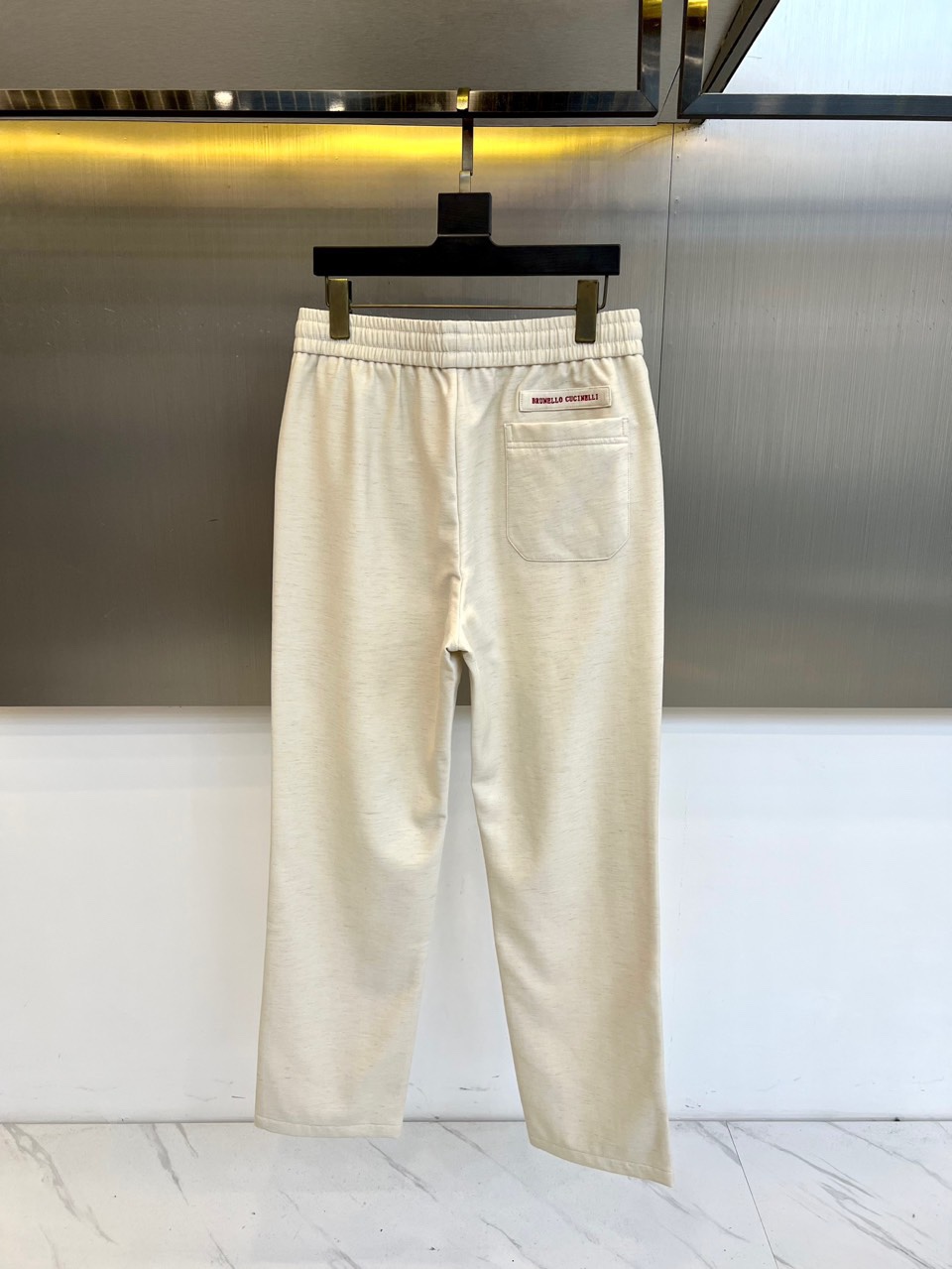 BC-2025秋冬新品 BRUNELLO CUCINELLI休闲裤，松紧腰头搭配同色系抽绳设计，两侧斜插