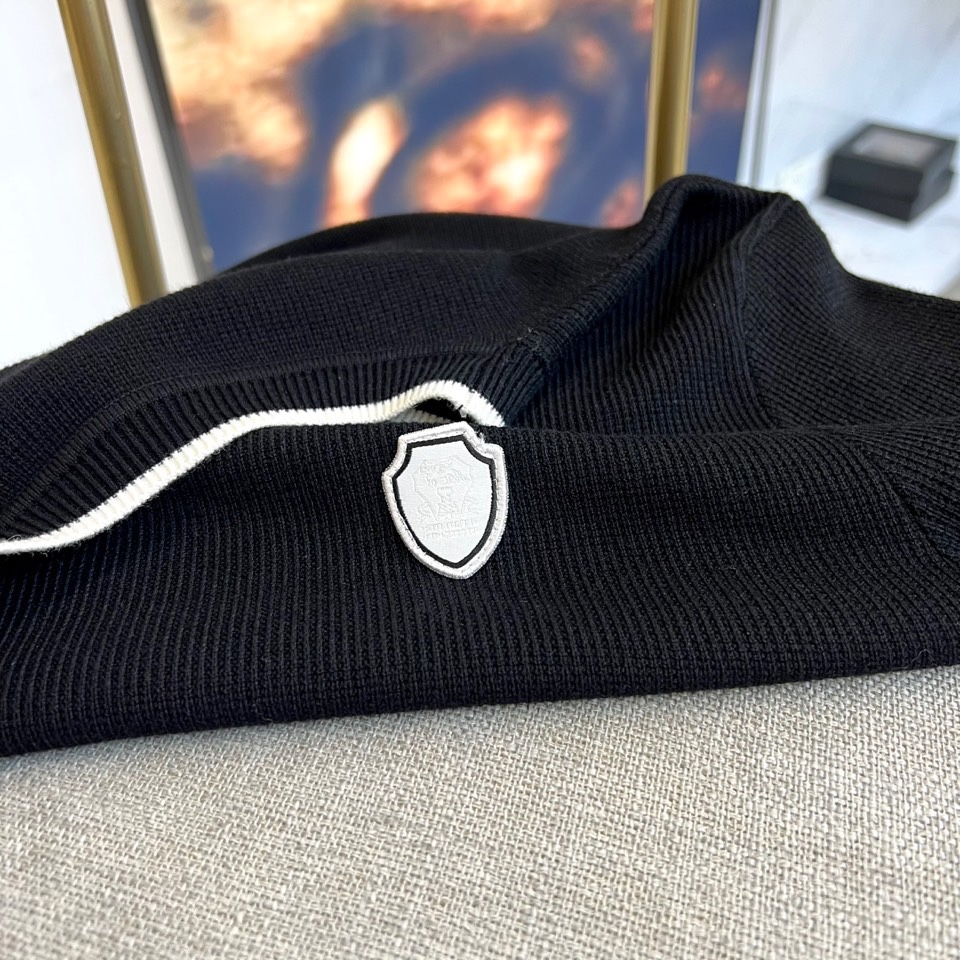 Brunello cucinelli-BC，2025秋冬新品针织衫。圆领设计搭配领口与下摆的白色镶边工艺