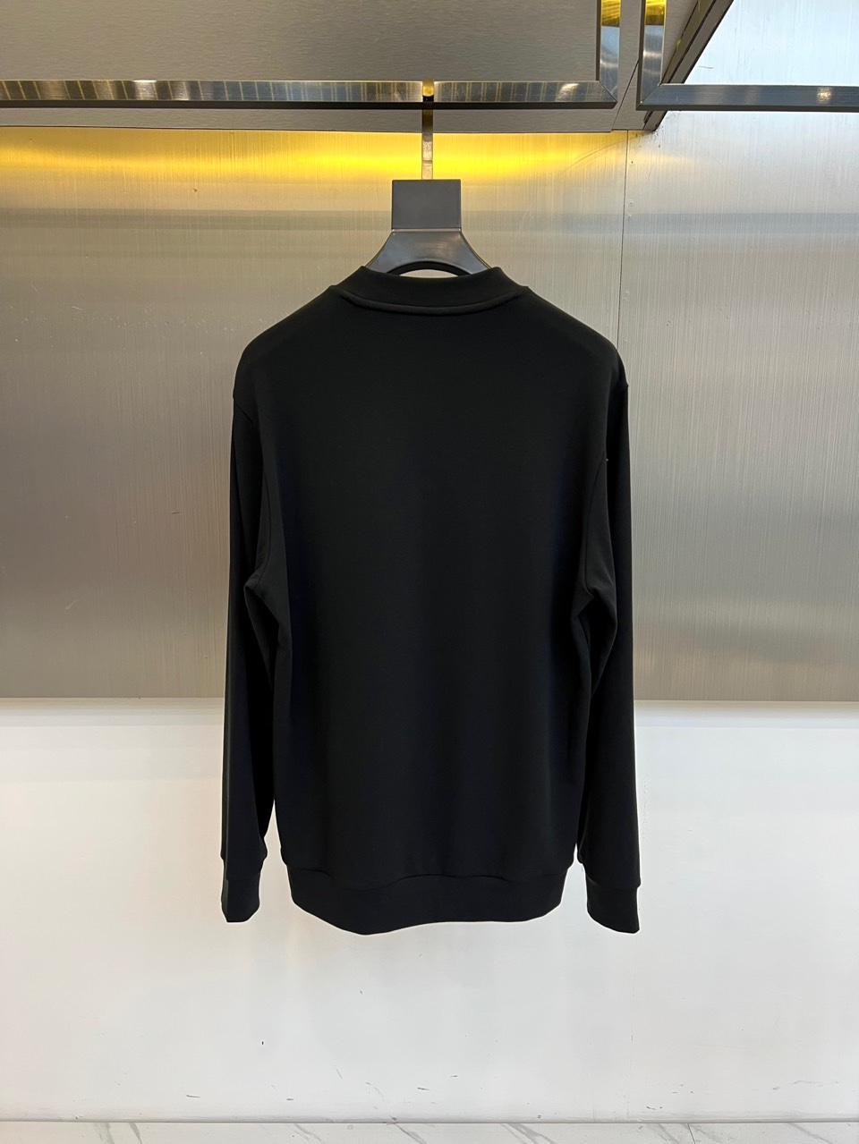 BRUNELLO CUCINELLI 2025秋冬新品卫衣，以简约设计诠释低调奢华。圆领款式采用双层面料