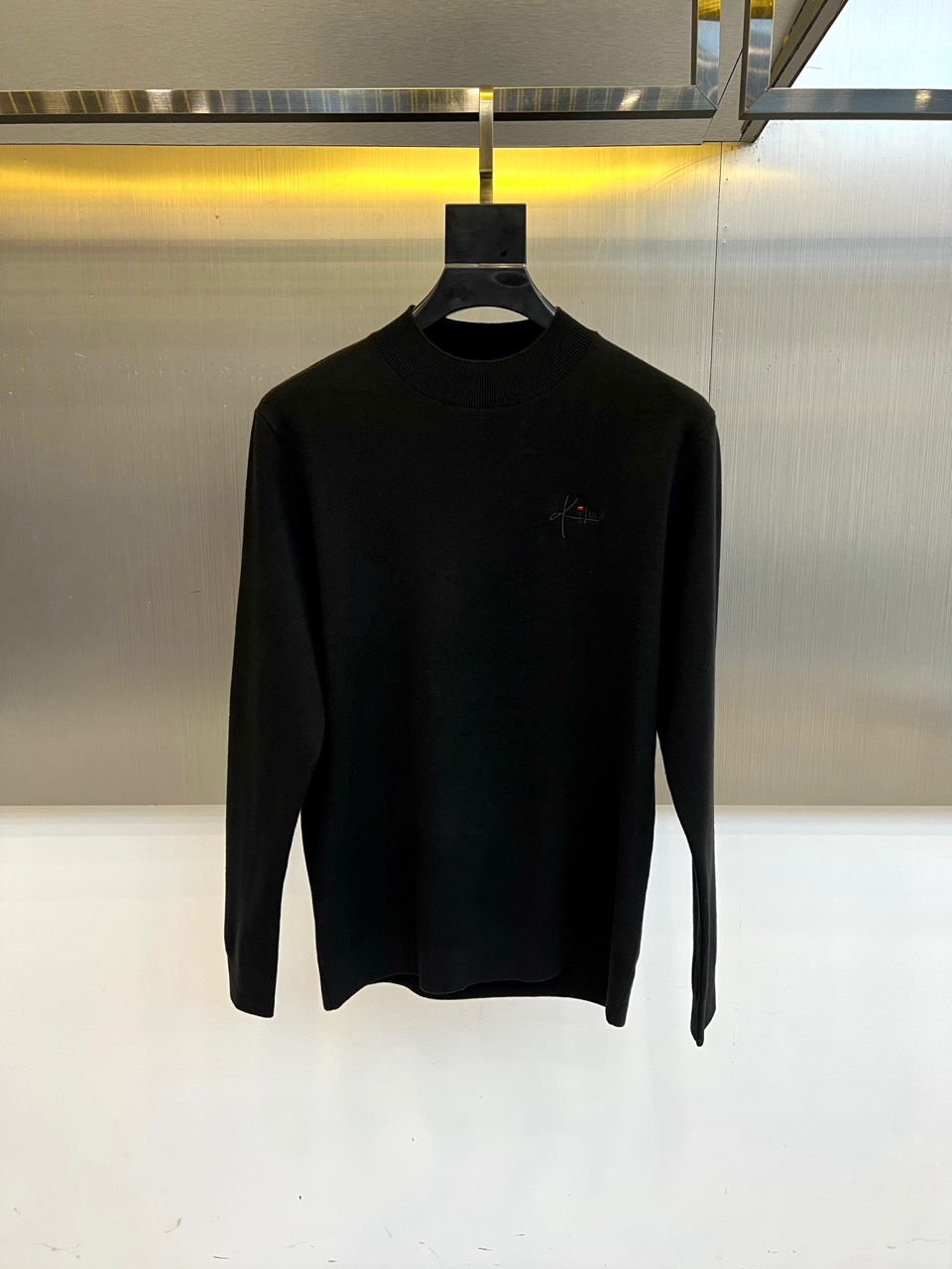 🌾Kiton 2025秋冬新品男士羊毛🐑针织衫，这款半高领针织衫采用47.8%羊毛、27.3%腈纶、15