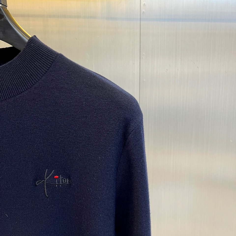🌾Kiton 2025秋冬新品男士羊毛🐑针织衫，这款半高领针织衫采用47.8%羊毛、27.3%腈纶、15