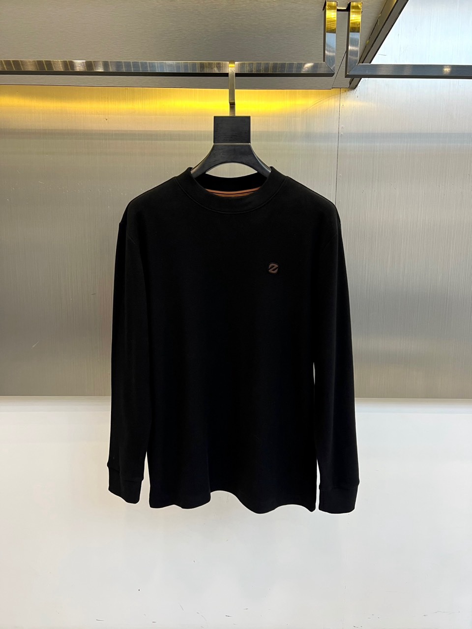 🌾Zegna杰尼亚、2025秋冬新品，以静奢内核重塑日常着装。系列包含两款核心单品：一款为经典棕色半高领