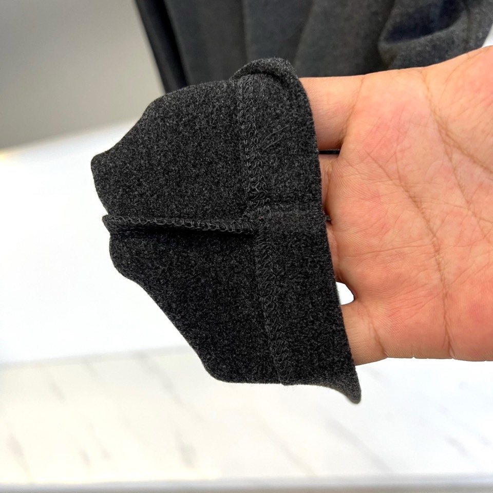 🌾Zegna杰尼亚、2025秋冬新品，以静奢内核重塑日常着装。系列包含两款核心单品：一款为经典棕色半高领