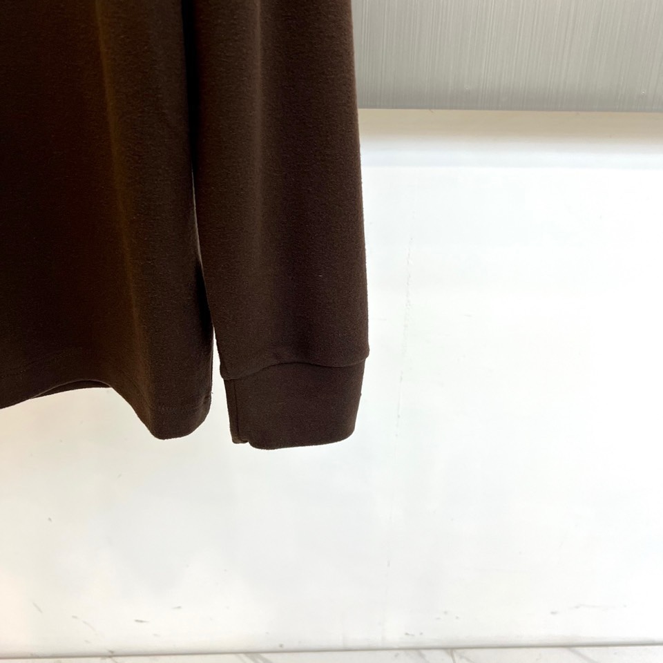 🌾Zegna杰尼亚、2025秋冬新品，以静奢内核重塑日常着装。系列包含两款核心单品：一款为经典棕色半高领