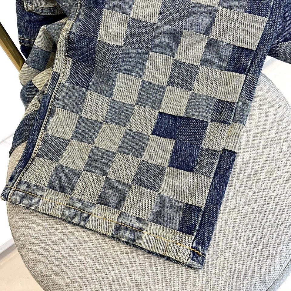 🌾1v、2025秋冬棋盘格丹宁 | 摩登解构2025秋冬全新丹宁力作，将LV标志性棋盘格以蓝白配色重新演