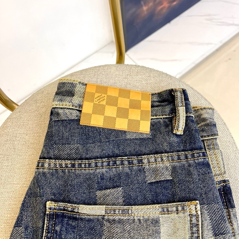 🌾1v、2025秋冬棋盘格丹宁 | 摩登解构2025秋冬全新丹宁力作，将LV标志性棋盘格以蓝白配色重新演