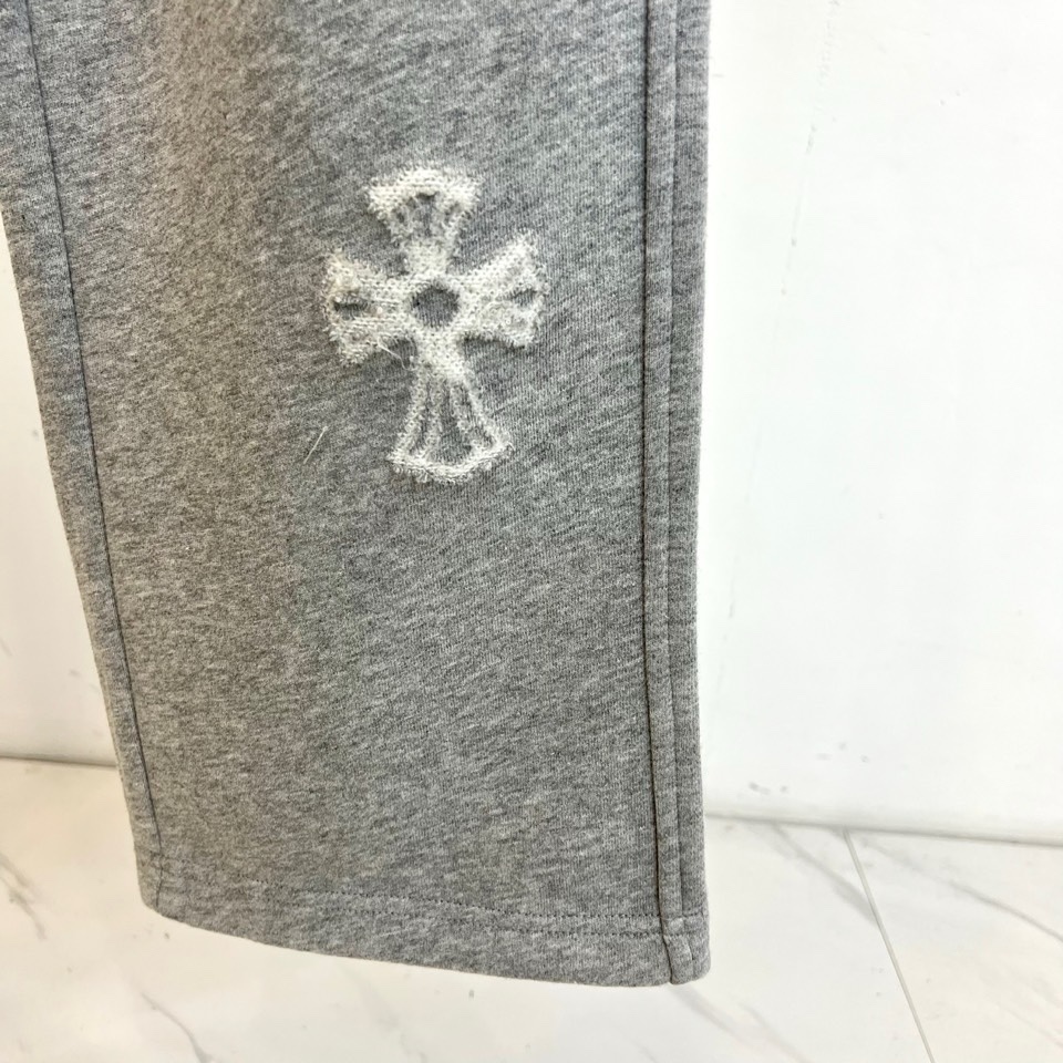 🌾Ch克罗心、2025秋冬新品加绒裤，宽松直筒版型结合松紧腰头与抽绳设计，实现舒适贴合的穿着体验。裤身满