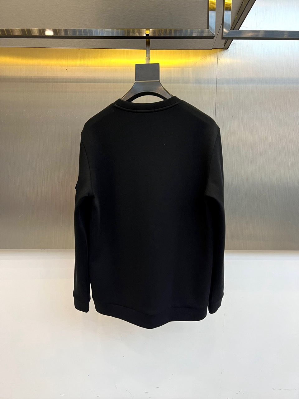 🌾Mon蒙口、2025秋冬新品空气层圆领卫衣，甄选独特的空气层面料，结构蓬松挺括，触感柔软丰盈，在提供卓