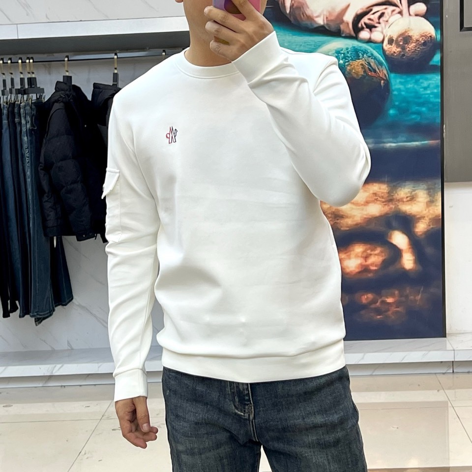 🌾Mon蒙口、2025秋冬新品空气层圆领卫衣，甄选独特的空气层面料，结构蓬松挺括，触感柔软丰盈，在提供卓