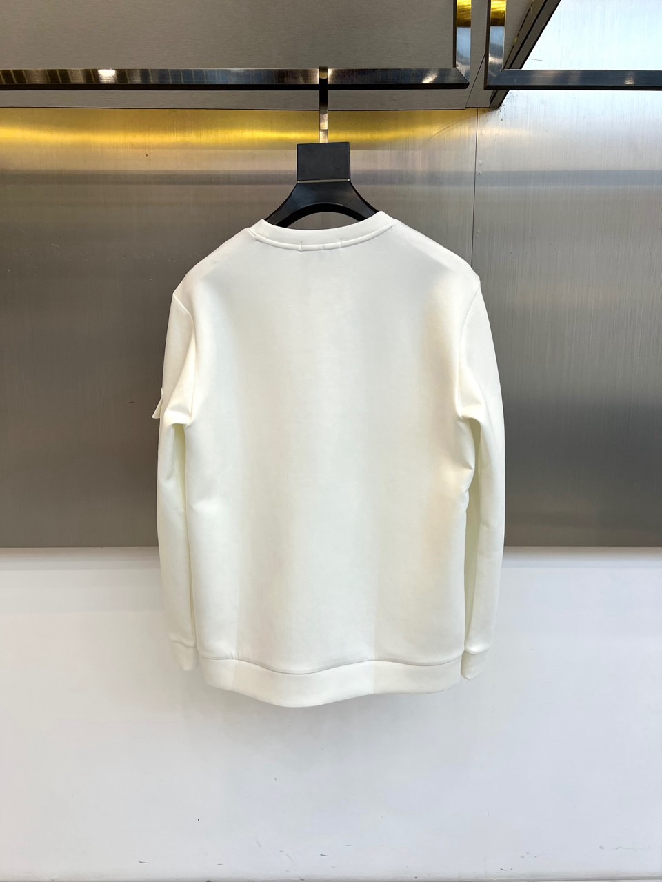 🌾Mon蒙口、2025秋冬新品空气层圆领卫衣，甄选独特的空气层面料，结构蓬松挺括，触感柔软丰盈，在提供卓