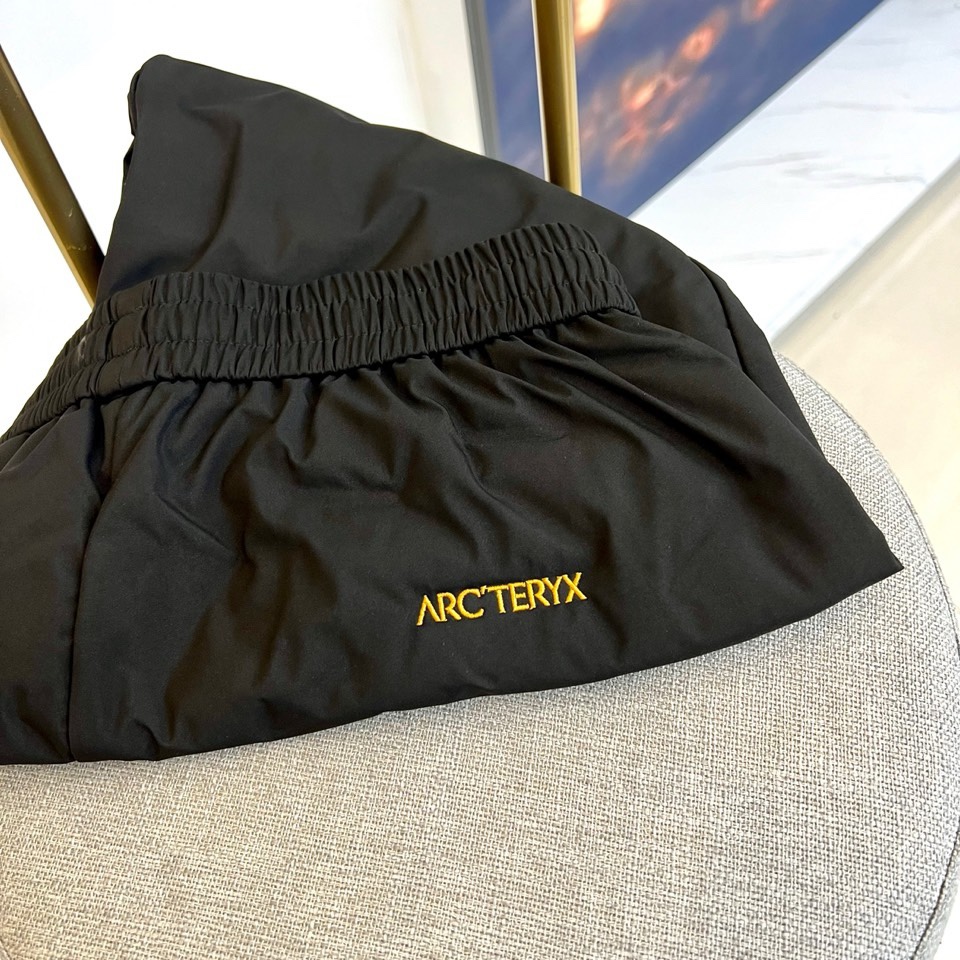 🌾Arcteryx 始祖鸟、御寒利器！ 25S秋冬男士休闲羽绒裤。御寒神裤一条让你感受不到西北风寒冷的轻