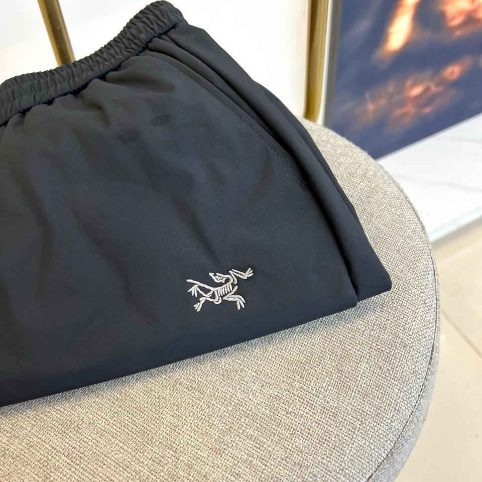 🌾Arcteryx 始祖鸟、御寒利器！ 25S秋冬男士休闲羽绒裤。御寒神裤一条让你感受不到西北风寒冷的轻