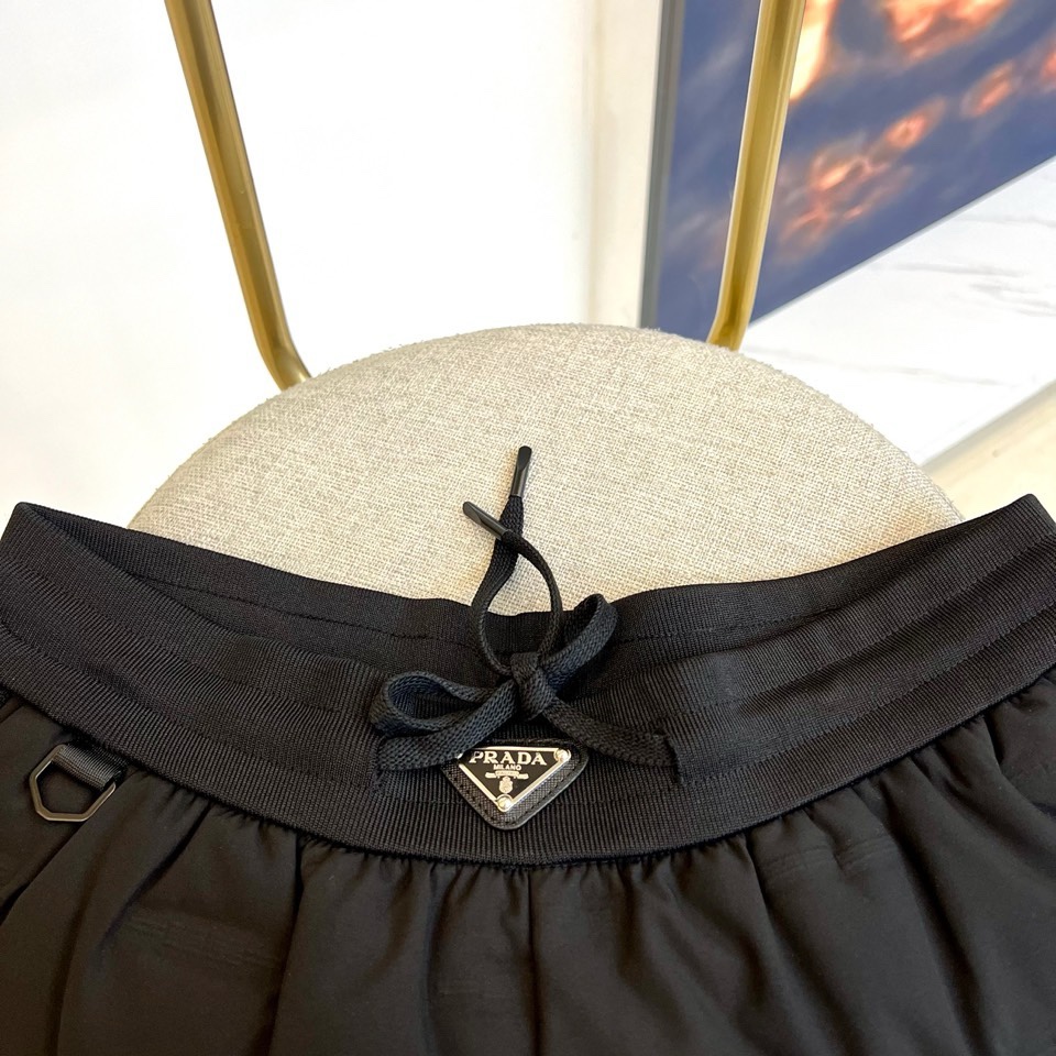 🌾Prad普拉、御寒利器！ 25S秋冬男士休闲羽绒裤。御寒神裤一条让你感受不到西北风寒冷的轻薄款羽绒裤，