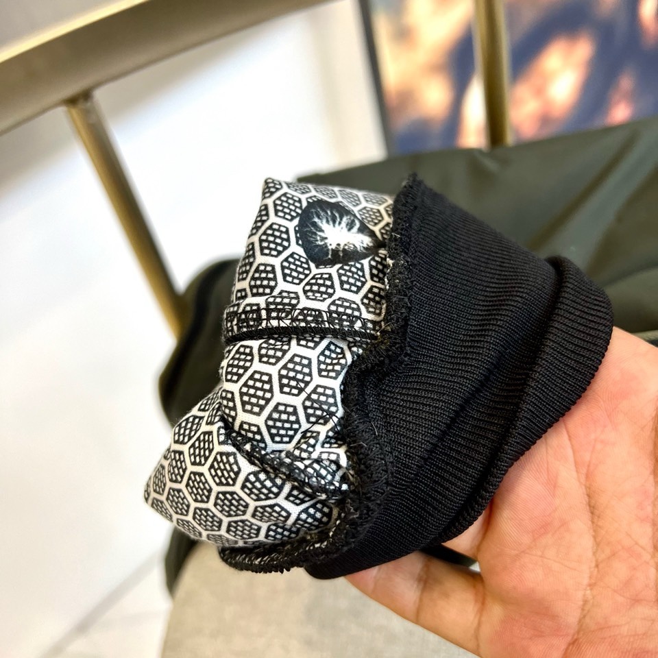 🌾Prad普拉、御寒利器！ 25S秋冬男士休闲羽绒裤。御寒神裤一条让你感受不到西北风寒冷的轻薄款羽绒裤，