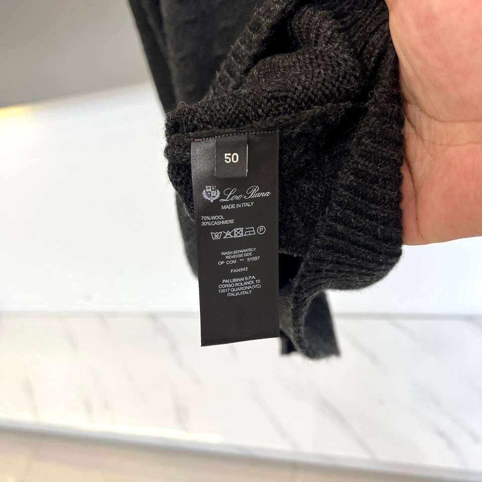 🌾Loro Piana诺悠翩雅、2025秋冬新品圆领针织衫，以70%羊毛与30%羊绒的黄金比例诠释极致奢