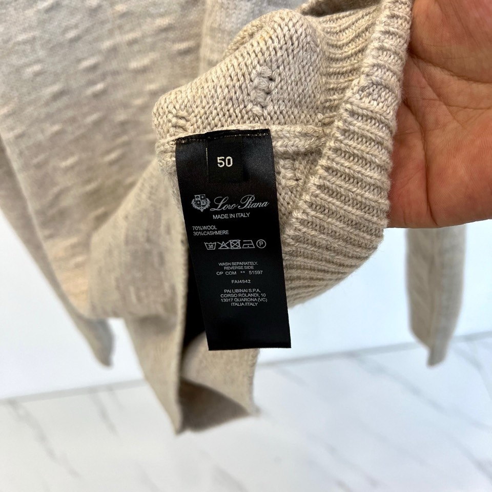 🌾Loro Piana诺悠翩雅、2025秋冬新品圆领针织衫，以70%羊毛与30%羊绒的黄金比例诠释极致奢