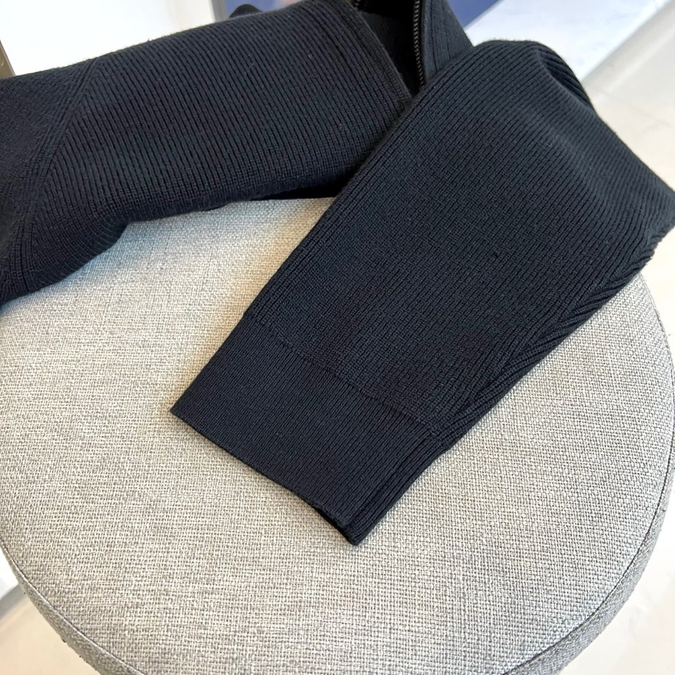 🌾Brunello Cucinelli BC-2025秋冬新品男士半高领拉链设计毛衫。6%绵羊毛+20%