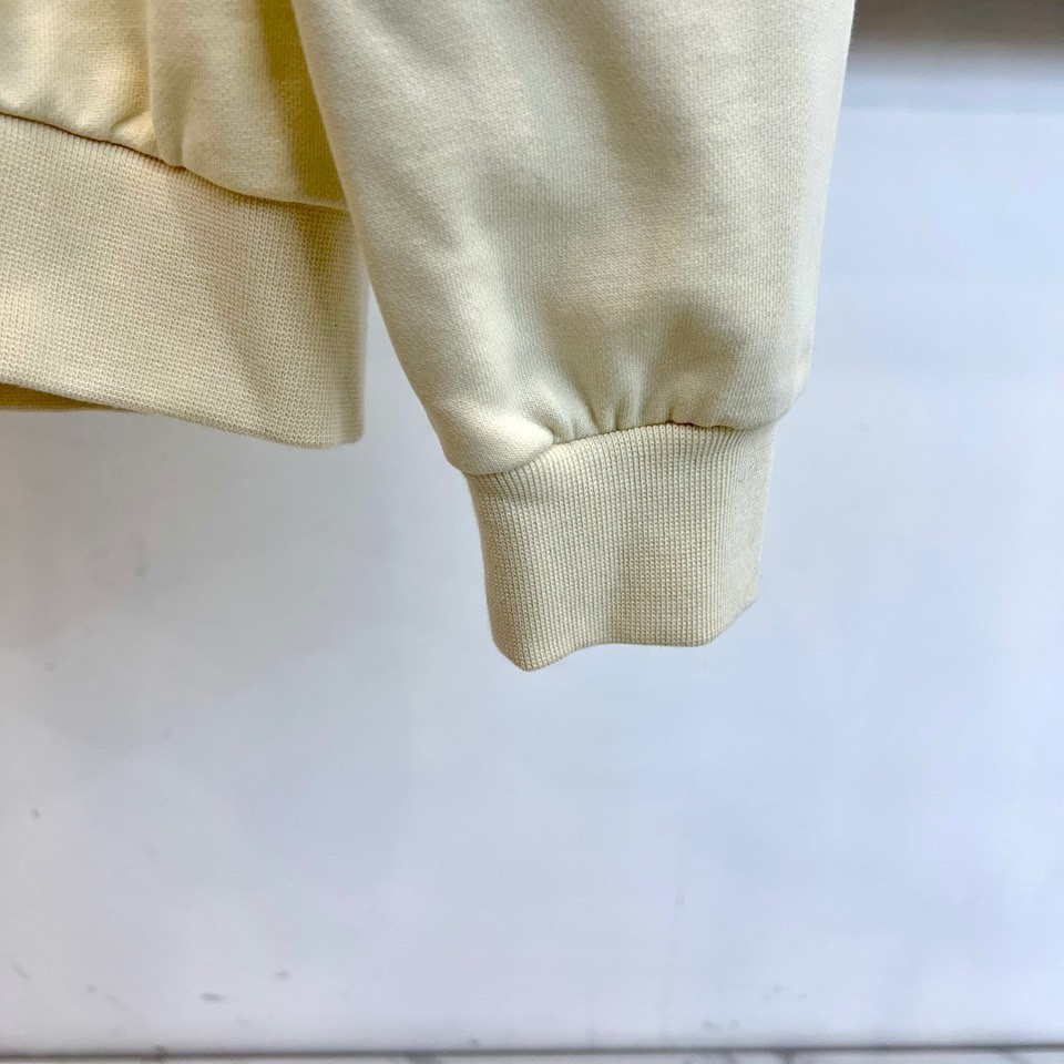 🌾Gucc古驰、2025秋冬新品卫衣，经典圆领设计确保百搭舒适；宽松剪裁版型提供自在穿着体验，无拘束感。