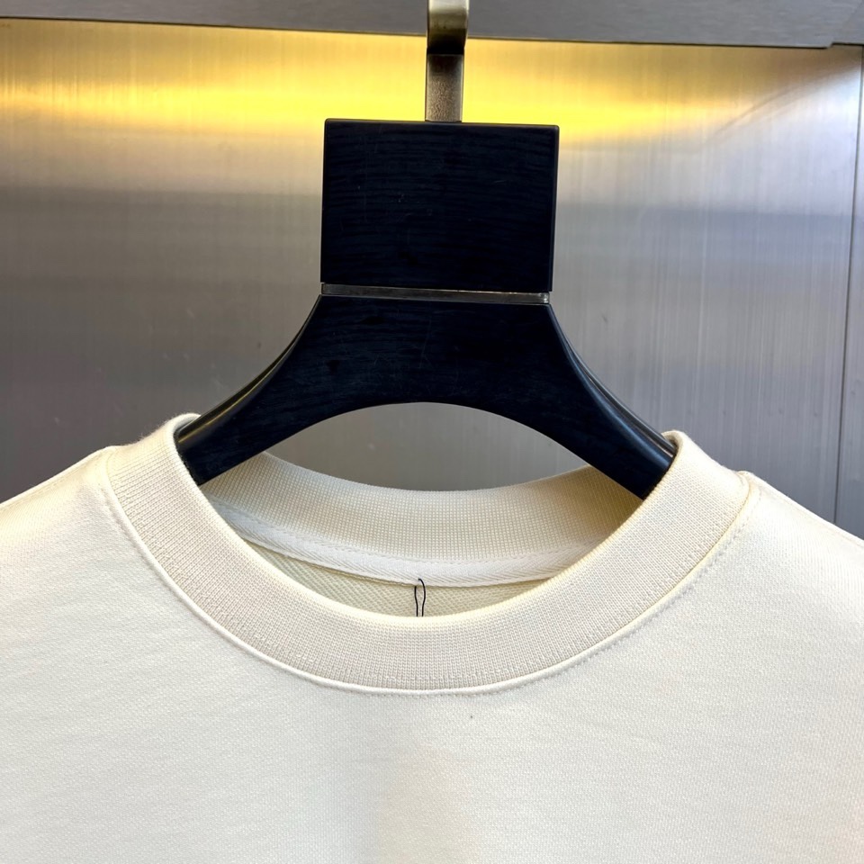 🌾Gucc古驰、2025秋冬新品卫衣，经典圆领设计确保百搭舒适；宽松剪裁版型提供自在穿着体验，无拘束感。