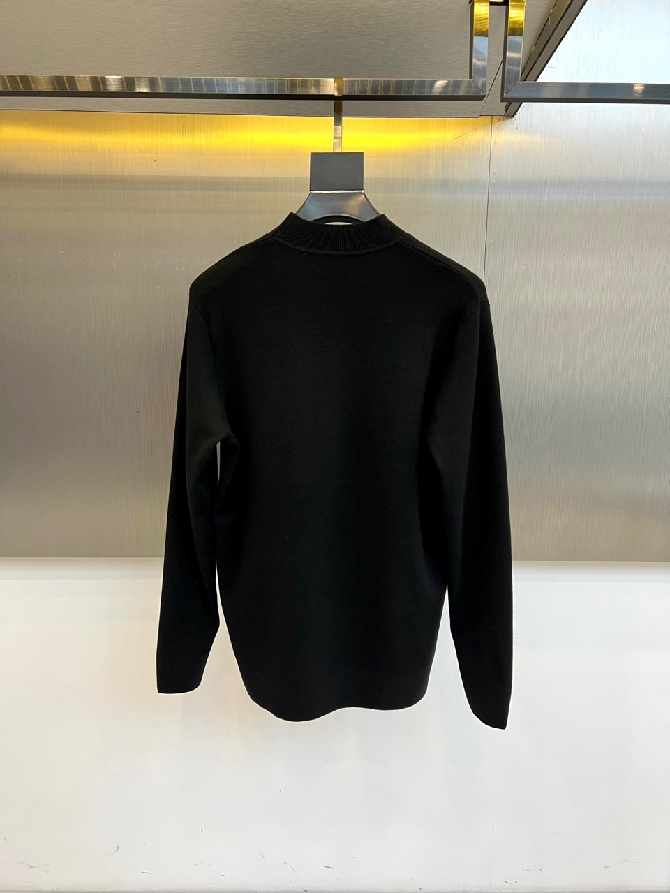 🌾Loro Piana 2025秋冬新品男士羊毛🐑针织衫，这款半高领针织衫采用47.8%羊毛、27.3%