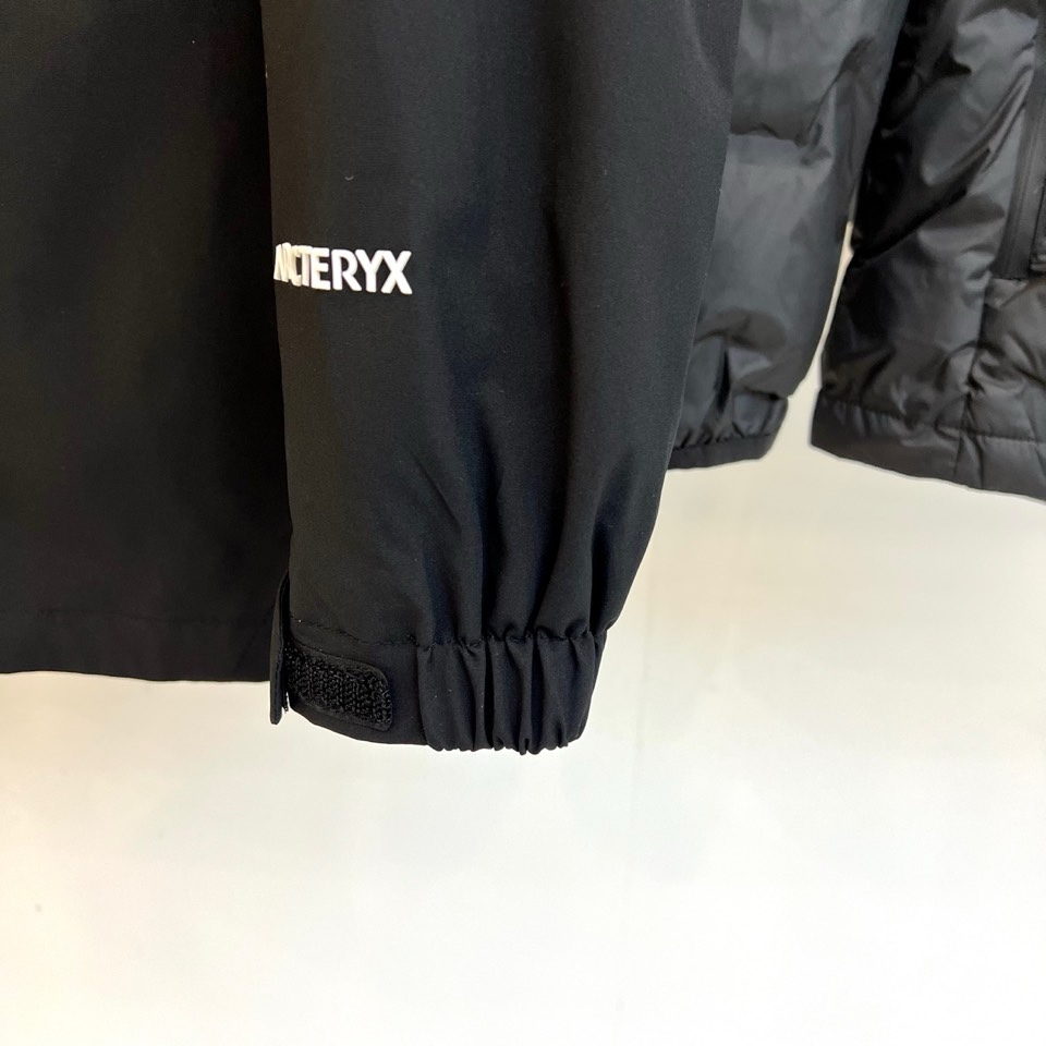 🌾ARCTERYX 始祖鸟、2025秋冬新品冲锋衣羽绒服三合一系统以模块化设计重新定义户外防护。外套采用