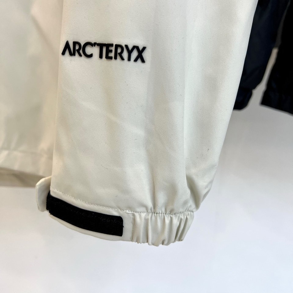 🌾ARCTERYX 始祖鸟、2025秋冬新品冲锋衣羽绒服三合一系统以模块化设计重新定义户外防护。外套采用
