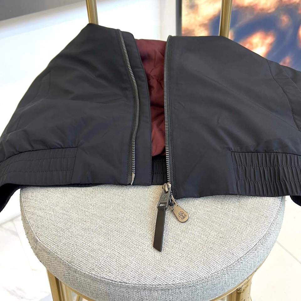 🌾Brunello Cucinelli-（白鹅绒）2025秋冬新品连帽夹克，以极致工艺诠释低调奢华。采用