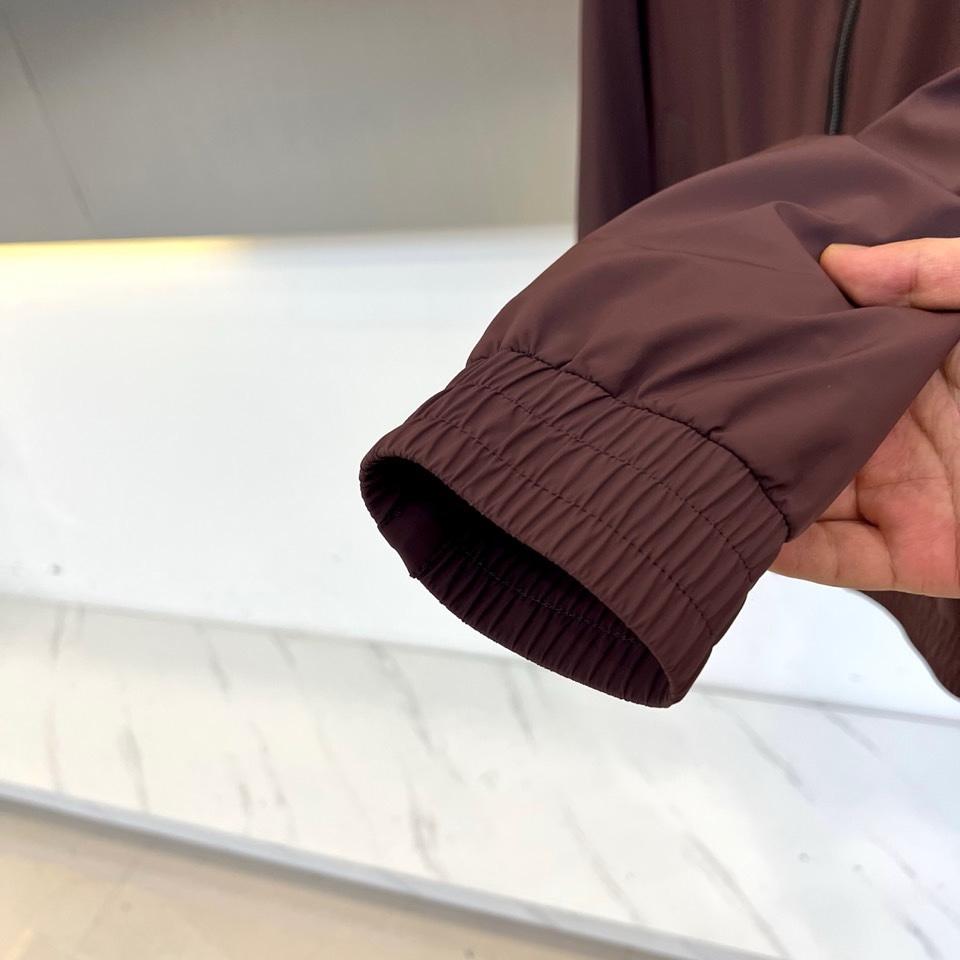 🌾Brunello Cucinelli-（白鹅绒）2025秋冬新品连帽夹克，以极致工艺诠释低调奢华。采用